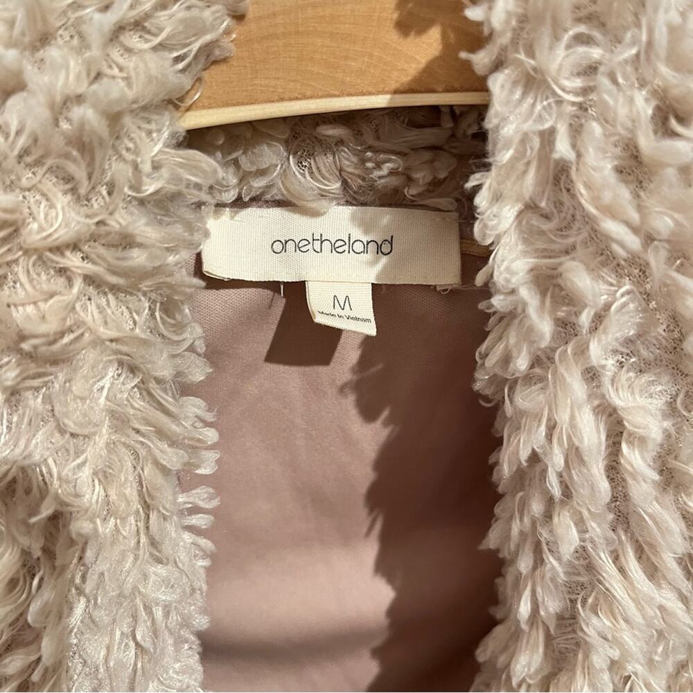 Onetheland Women's Khaki Faux Fur Sherpa Vest Size M - Picture 3 of 7